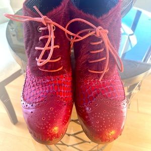 Anime Fun whimsical leather/calf hair lace up platform. Sz.9